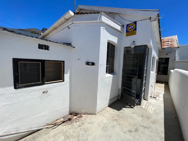 To Let 2 Bedroom Property for Rent in Woodstock Western Cape